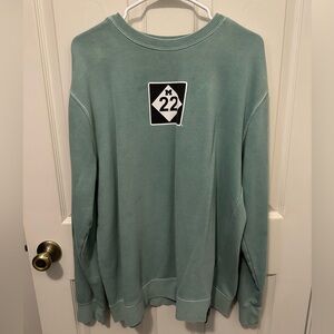 M22 Crew Neck